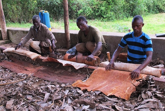 residents of Tanganyika region making cloth